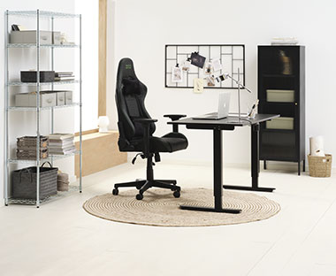 Gaming-Stuhl RAZER und höhenverstellbarer Schreibtisch SLANGERUP