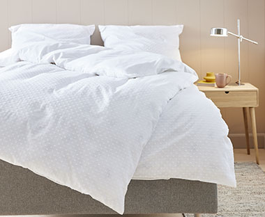 Weiße Bettwäsche aus 100% Baumwolle