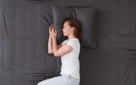 Schlafpositionen: Die beste Matratze für Seiten-, Rücken- und Bauchschläfer