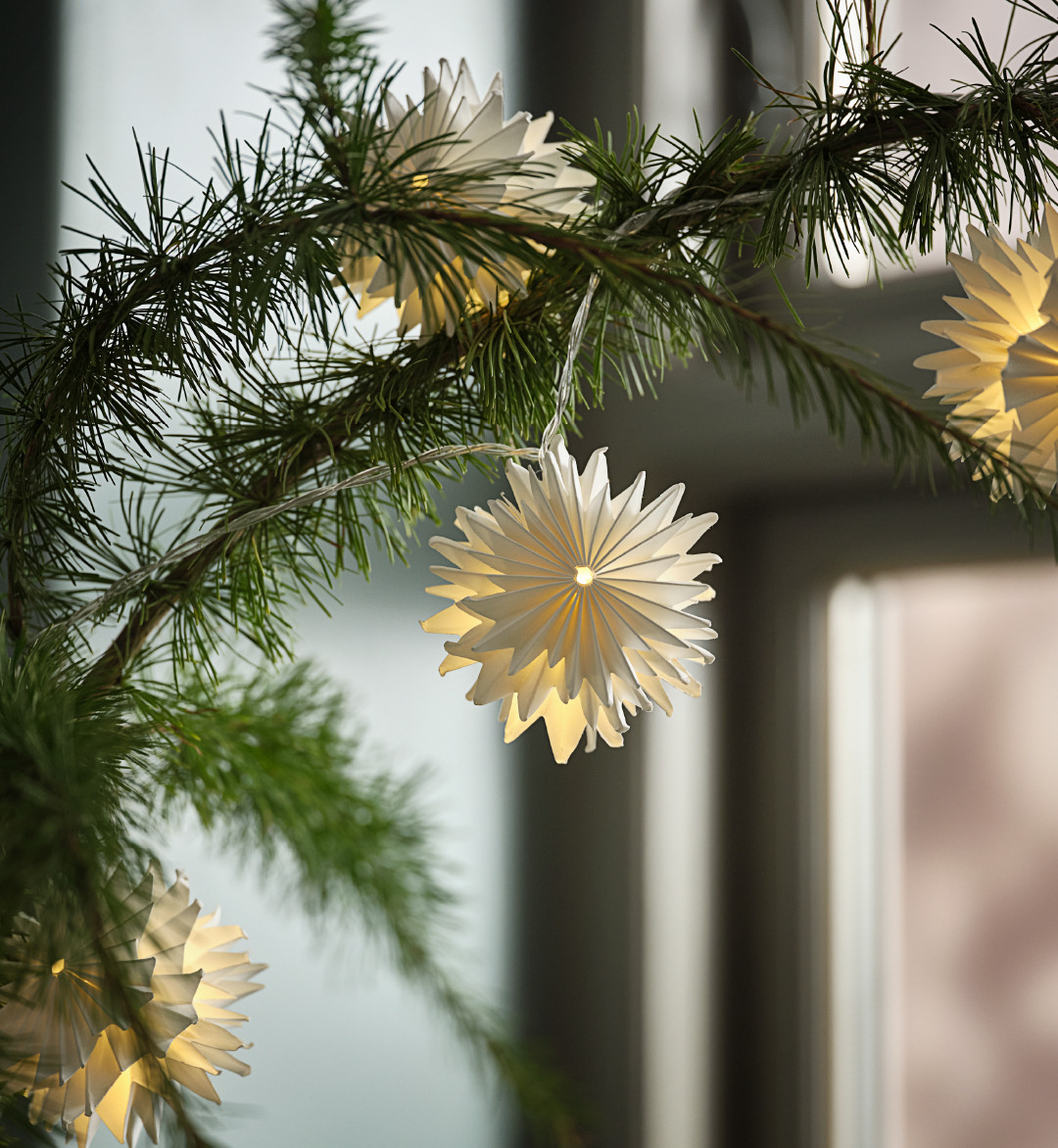 Außergewöhnliche Lichterkette PLATIN Dekorative Lichterkette mit Papiersternen und LED-Licht