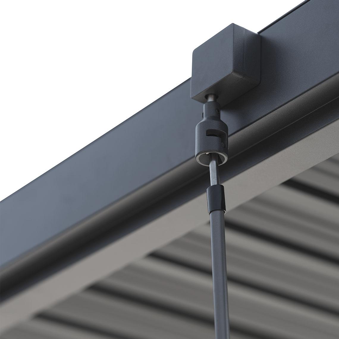 Mit der Handkurbel lassen sich die Dachlatten der KONGEMOSE Pergola mühelos verstellen Pergola aus Metall und verstellbaren Dachlatten