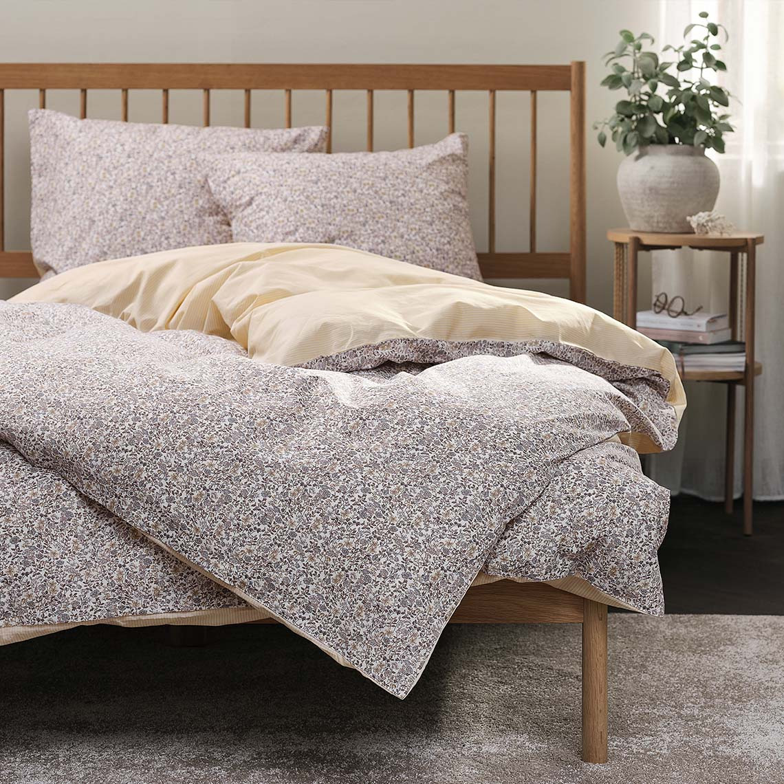 Blumenbettwäsche NIKOLINE Bettwäsche-Set mit floralem Muster in sanften Lila- und Gelbtönen