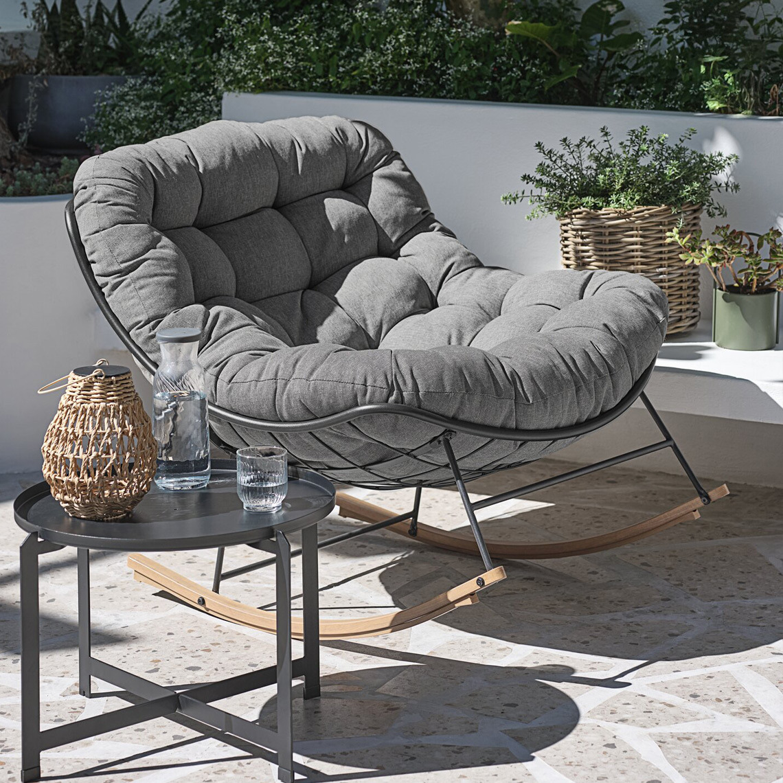 Outdoor-Schaukelstuhl in Grau/Schwarz