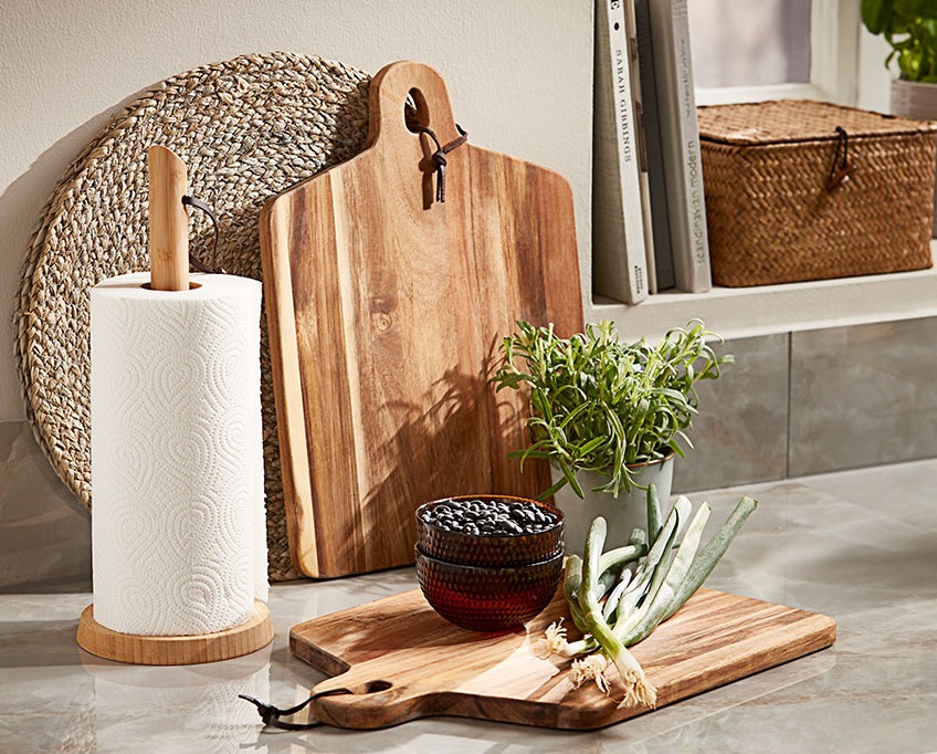 Küchenaccessoires aus Holz verleihen deiner Küche einen natürlichen Look.