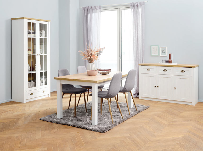 Esszimmer im Landhausstil mit Möbel MARKSKEL Esszimmer mit Möbel im Landhausstil