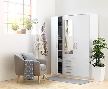 JYSK Scandinavian Sleeping & Living IKEA Hängeschrank mit Schiebetüren in 80339 München für € 15