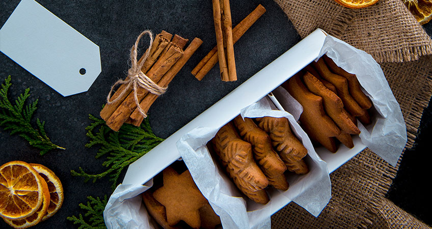 Kekse als Dekoration für deine Weihnachtsgeschenke